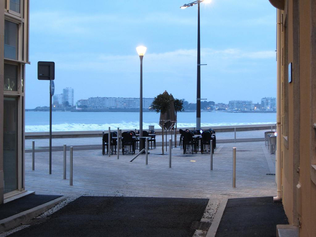 Hotel & Cantine De La Plage Les Sables-dʼOlonne Exteriör bild