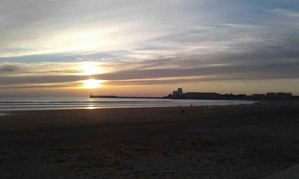 Hotel & Cantine De La Plage Les Sables-dʼOlonne Exteriör bild