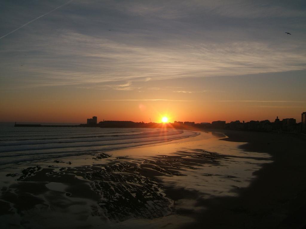 Hotel & Cantine De La Plage Les Sables-dʼOlonne Exteriör bild