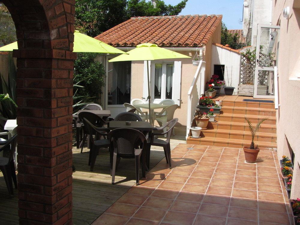 Hotel & Cantine De La Plage Les Sables-dʼOlonne Exteriör bild