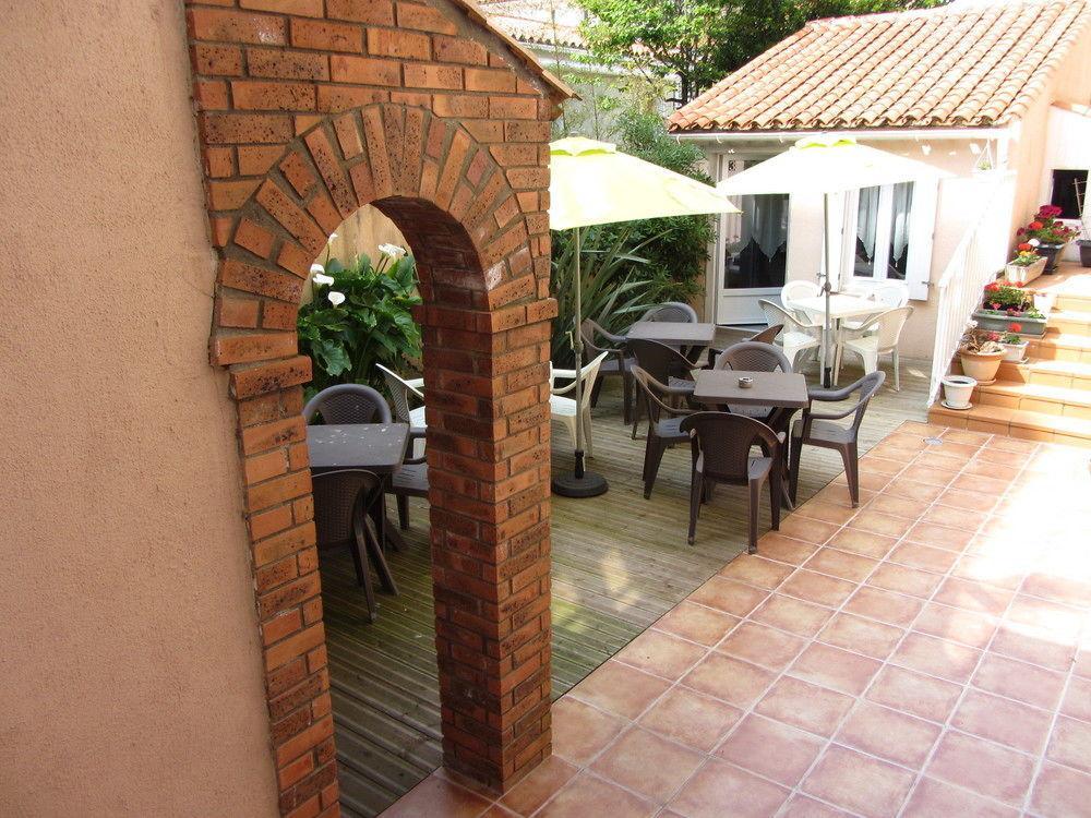Hotel & Cantine De La Plage Les Sables-dʼOlonne Exteriör bild